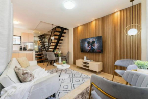 Furnished 3BR Townhouse Near Cebu IT Park with Parking, Fast WiFi, Netflix and More